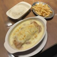 FILÉ DE FRANGO AO MOLHO CATUPIRY (2 PESSOAS)